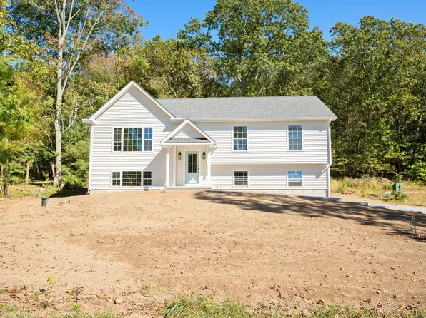 184 Kitemaug Road, Montville, CT 06382