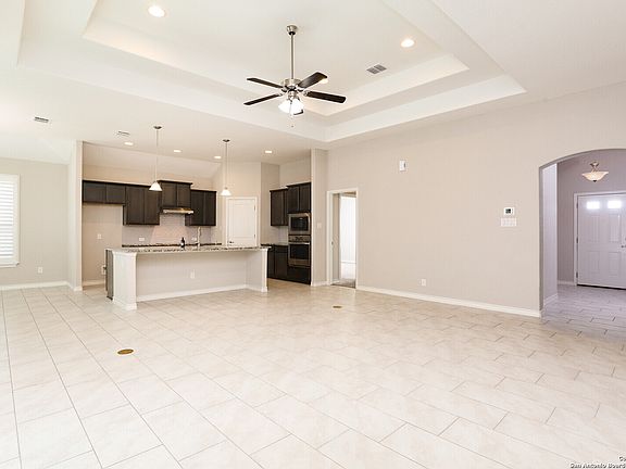 5th image of 120 Fairway Dr