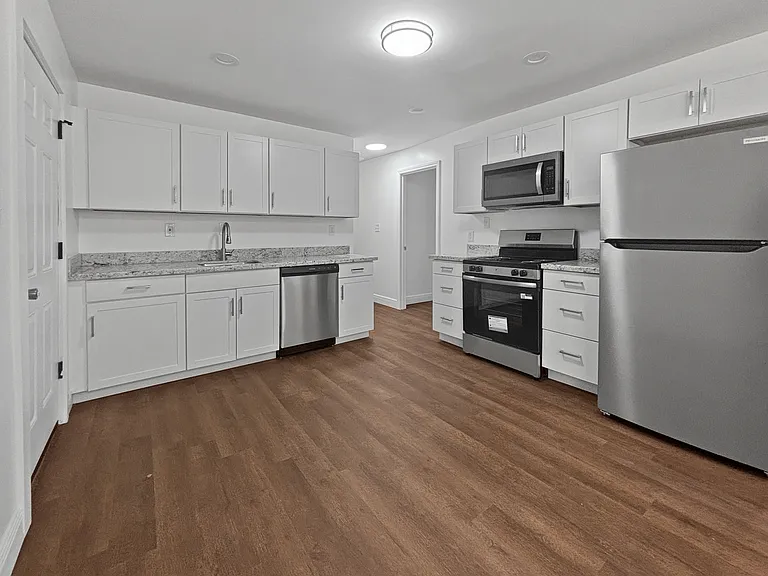 9102 Oleander St — Photo 3
