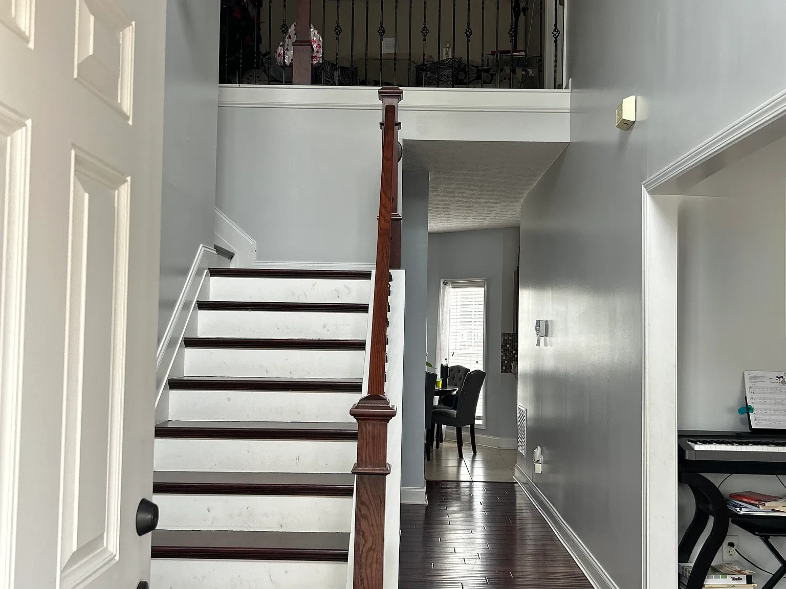 4 bed, 2.5 bath, 2200 sqft, $2,600 — Photo 3