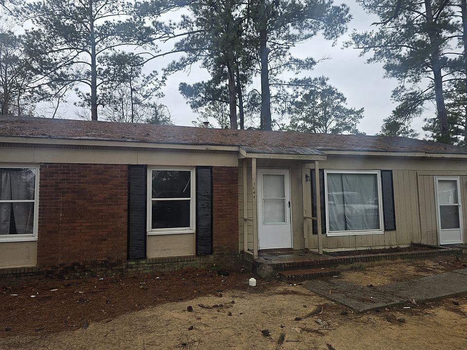 1st image of 3508 Kings Park Dr N
