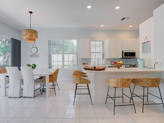 5th image of 2027 Bedford Drive