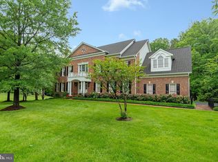 1631 Irvin St, Vienna, VA 22182