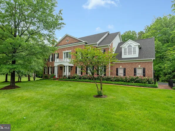 1631 Irvin St, Vienna, VA 22182