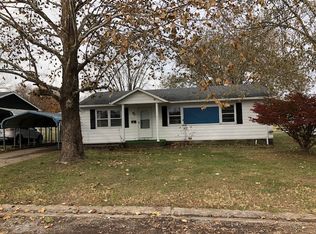 221 E 3rd St, Sparta, IL 62286
