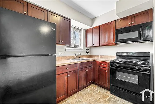 345-357 W Johnson St #W101 — Photo 7