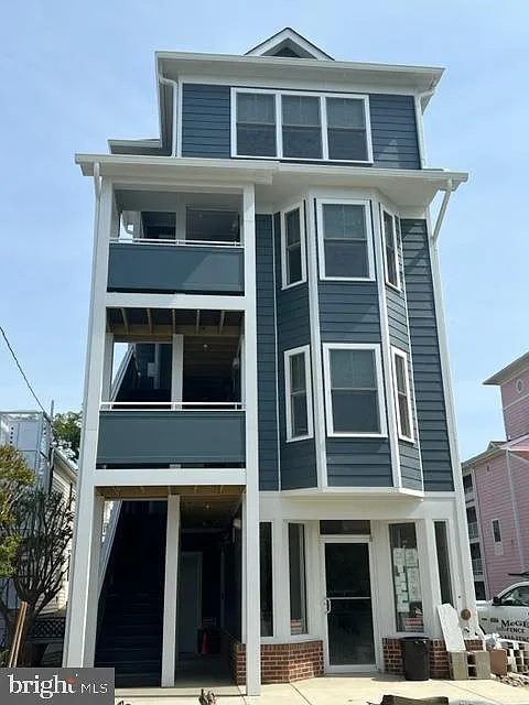 2 bed, 1032 sqft, $2,695 — Photo 1