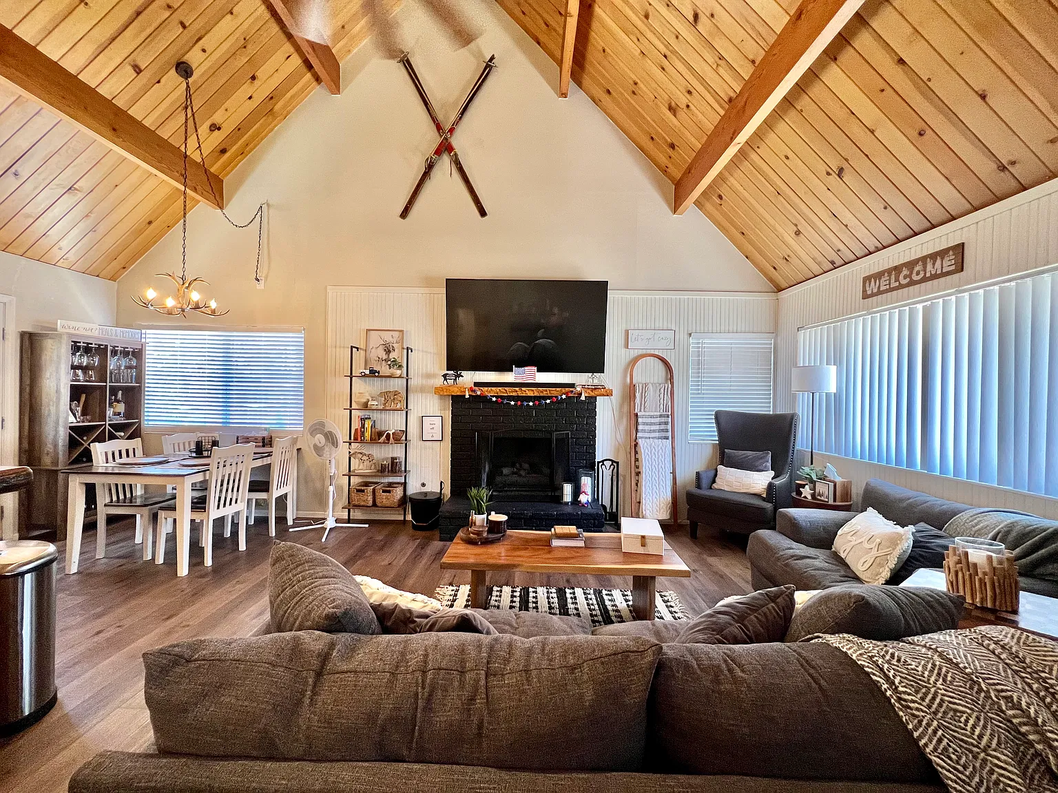 3 bed, 1184 sqft, $2,900 — Photo 1