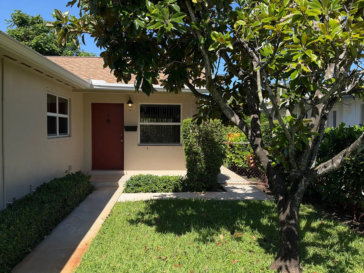 2 bed, 850 sqft, $2,300 — Photo 1
