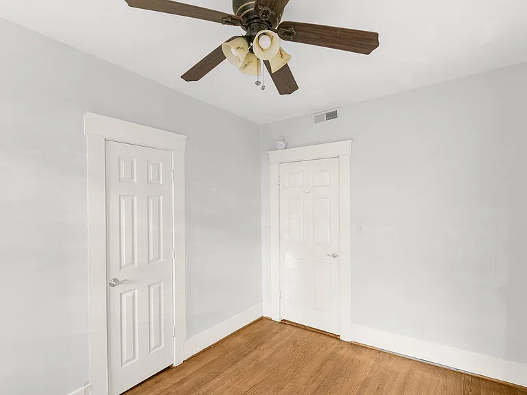 Elmhardt Apartments — Photo 21