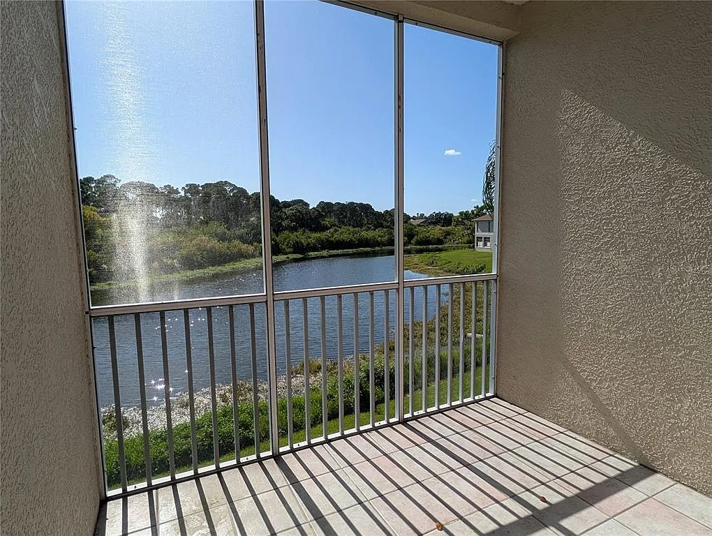 2 bed, 2.0 bath, 1138 sqft, $1,900 — Photo 4