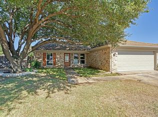721 Pepperidge Dr, Arlington, TX 76014