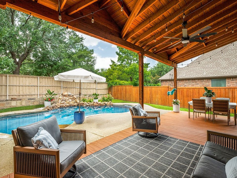 1st image of 1001 Thornapple Dr
