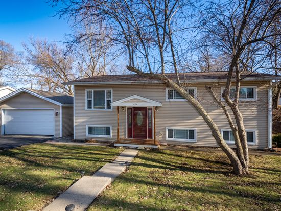424 Woodland Ave, Wauconda, IL 60084