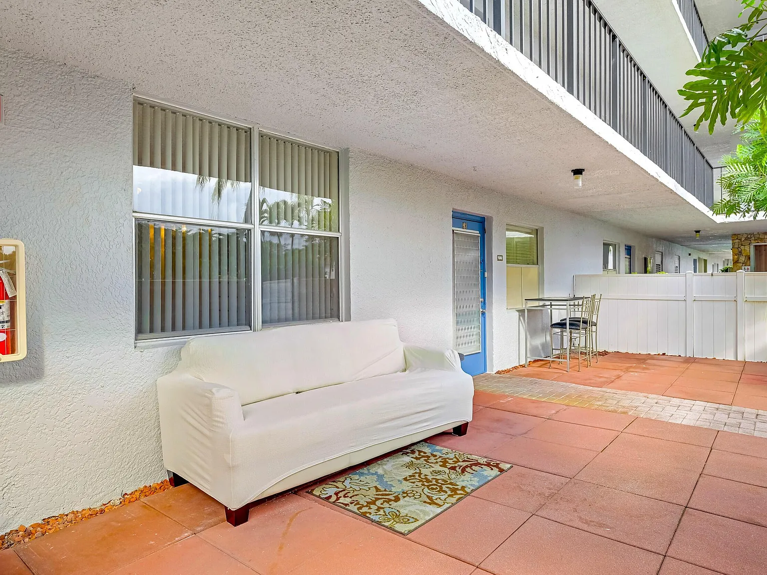 2 bed, 2.0 bath, 1044 sqft, $2,000 — Photo 4
