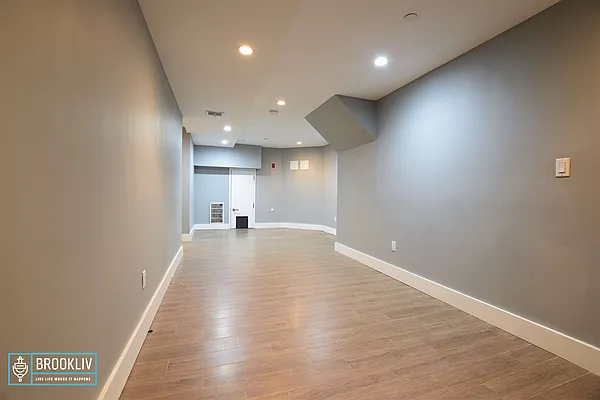 Rented by null | media 28