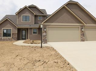 12475 Hackamore Dr, Grabill, IN 46741