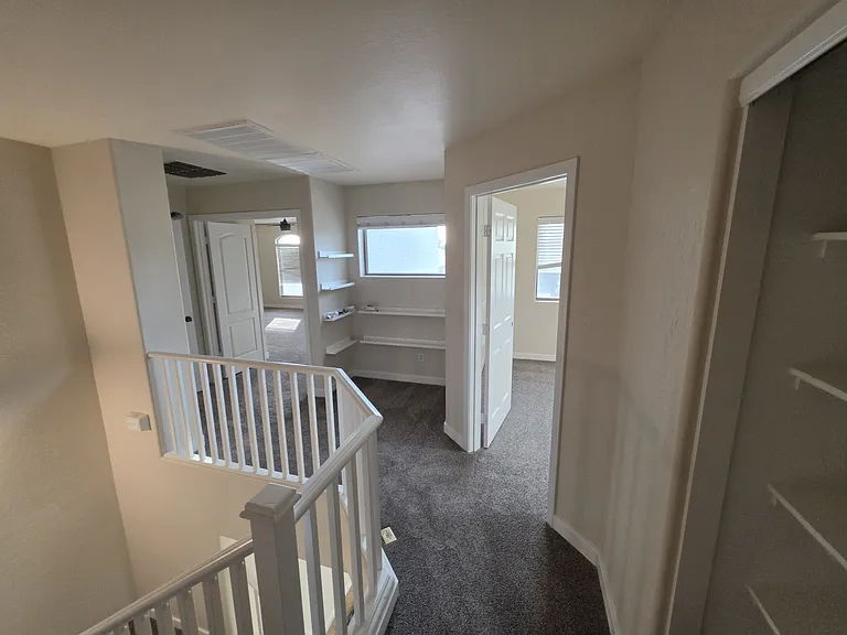 563 E Angeline Ave — Photo 10