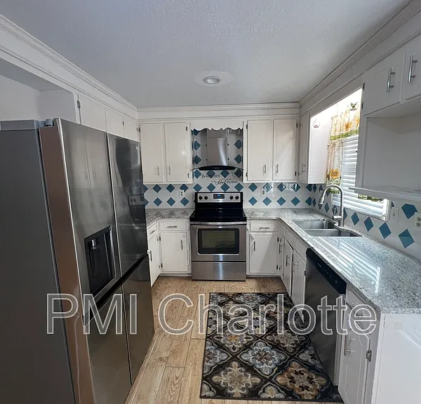 1784 Ashley St — Photo 9