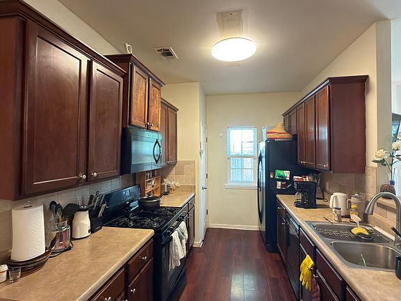 3rd image of 3971 Fireoak Dr