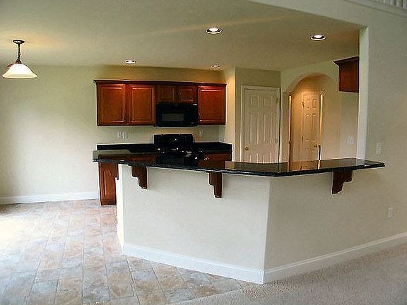 5th image of 322 Darlington Ct