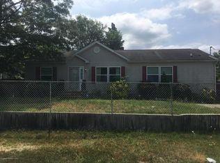 24 E 5th St, Howell, NJ 07731