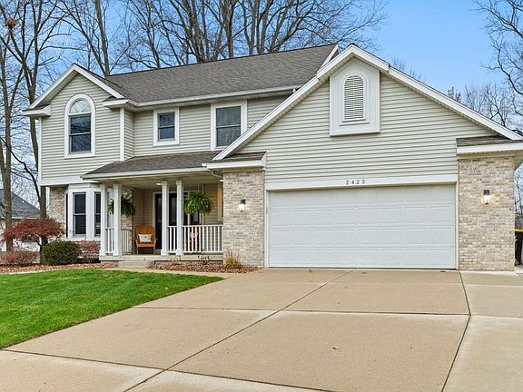 3rd image of 2423 Golfbury Dr SW
