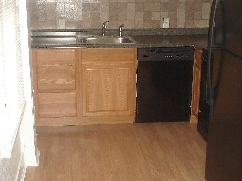 2nd image of 1163 Derry St #1