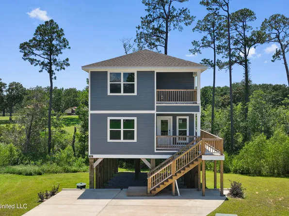 765 Baybreeze Dr, Biloxi, MS 39532