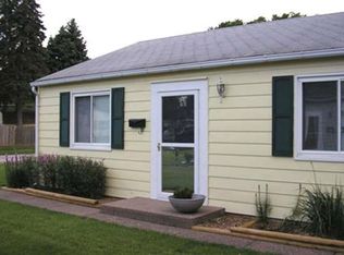 1306 39th St, Moline, IL 61265