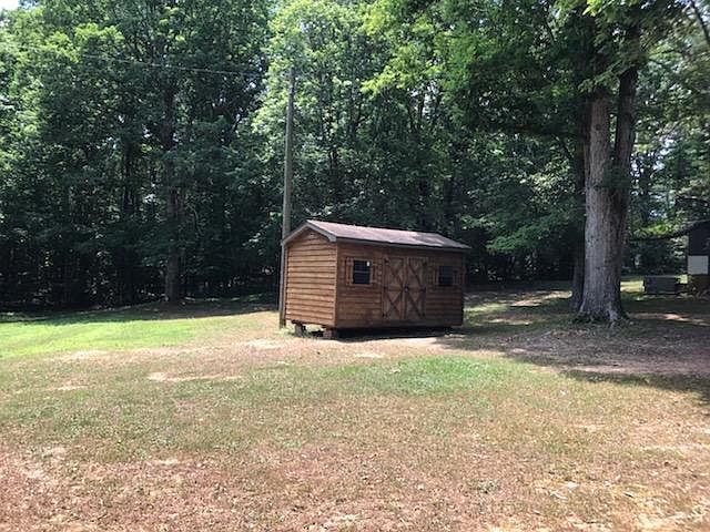 2nd image of 184 Oak Dr