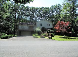 4 Pond Ln, Rock Hill, NY 12775