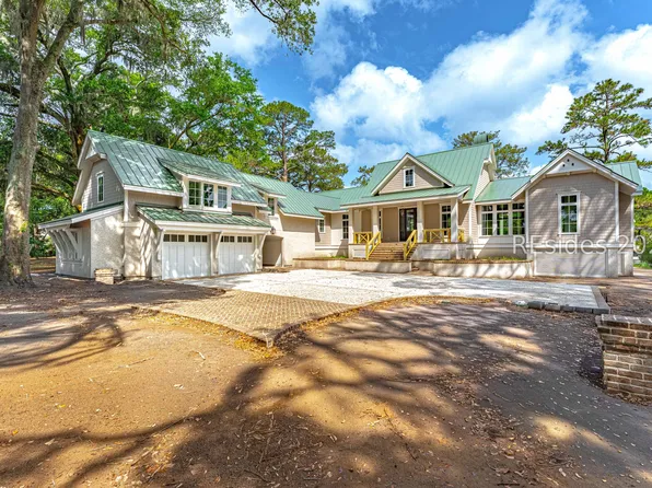 4 Plantation Dr, Hilton Head Island, SC 29928