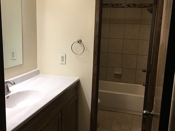 Bath vanity area