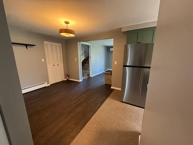 246 Montrose Ave #2 — Photo 6