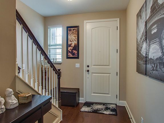 3rd image of 530 Millwood Ln #530