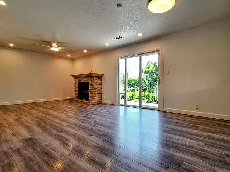 10501 Observatory Dr — Photo 9