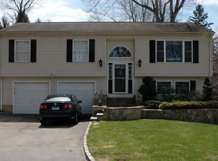 9 Ansonia Rd, New Fairfield, CT 06812