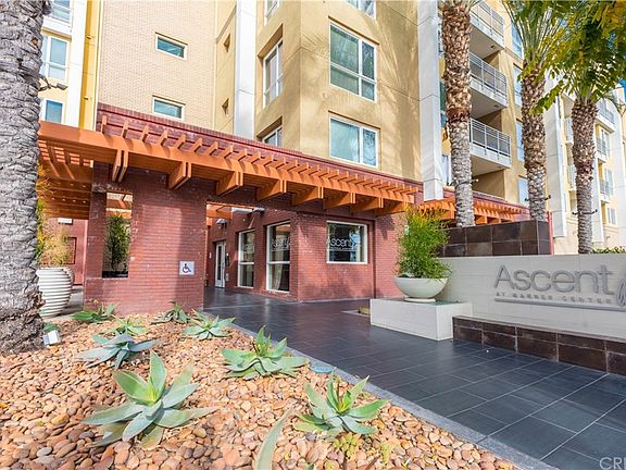 2nd image of 21301 Erwin St Unit 343