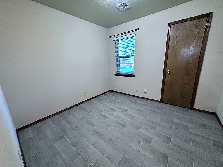 2809 Liberty Ln — Photo 10