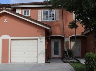 1053 NW 100th Ave, Pembroke Pines, FL 33024