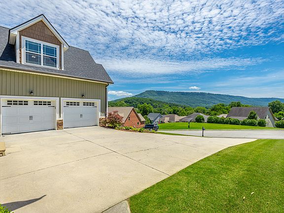 5th image of 3600 Willow Lake Cir