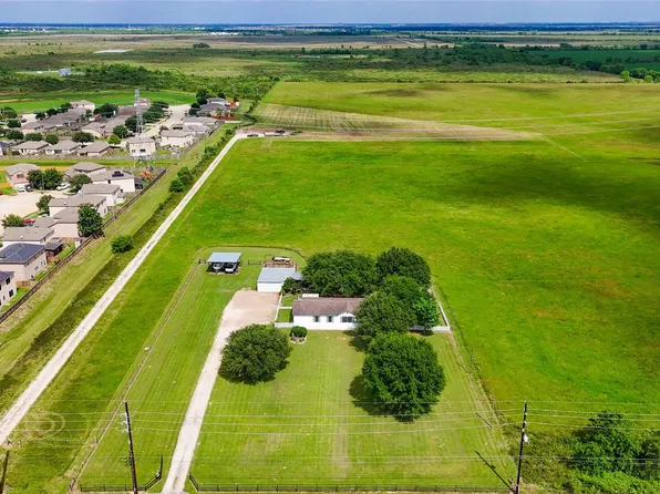 16070 Warren Ranch Rd, Hockley, TX 77447