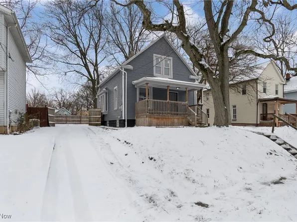 1133 Bellows St, Akron, OH 44301