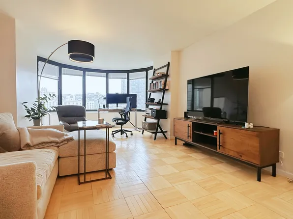 330 East 38th Street 15Q image 1 of 9