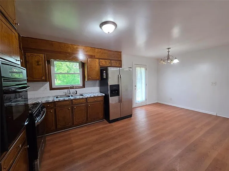 762 Lancelot Dr — Photo 9