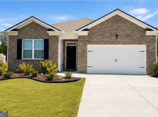32 Oak Leaf Rd, Dallas, GA 30132