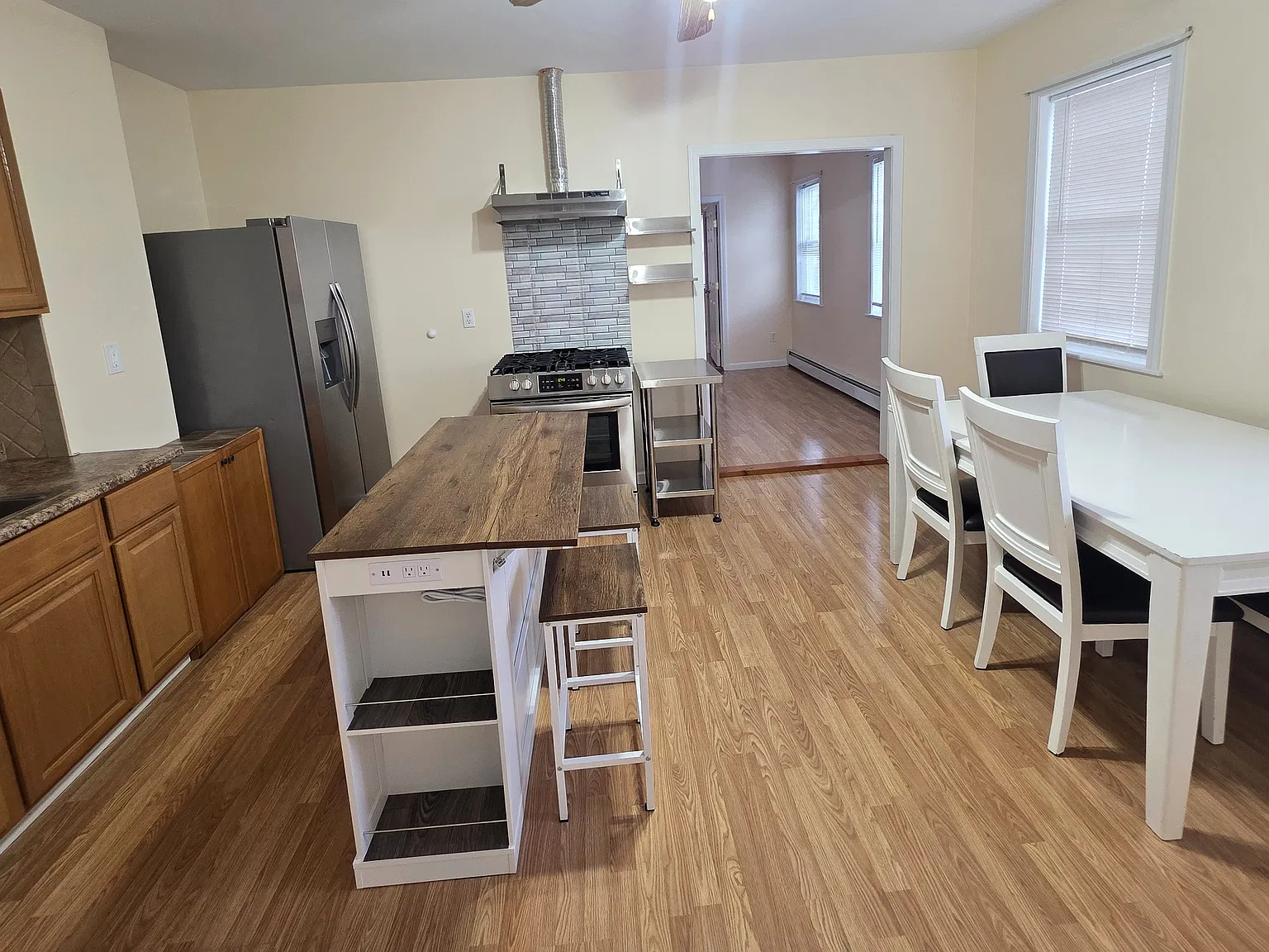 2 bed, 775 sqft, $1,550 — Photo 3
