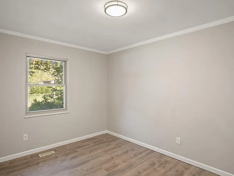 7925 Westland Dr — Photo 21