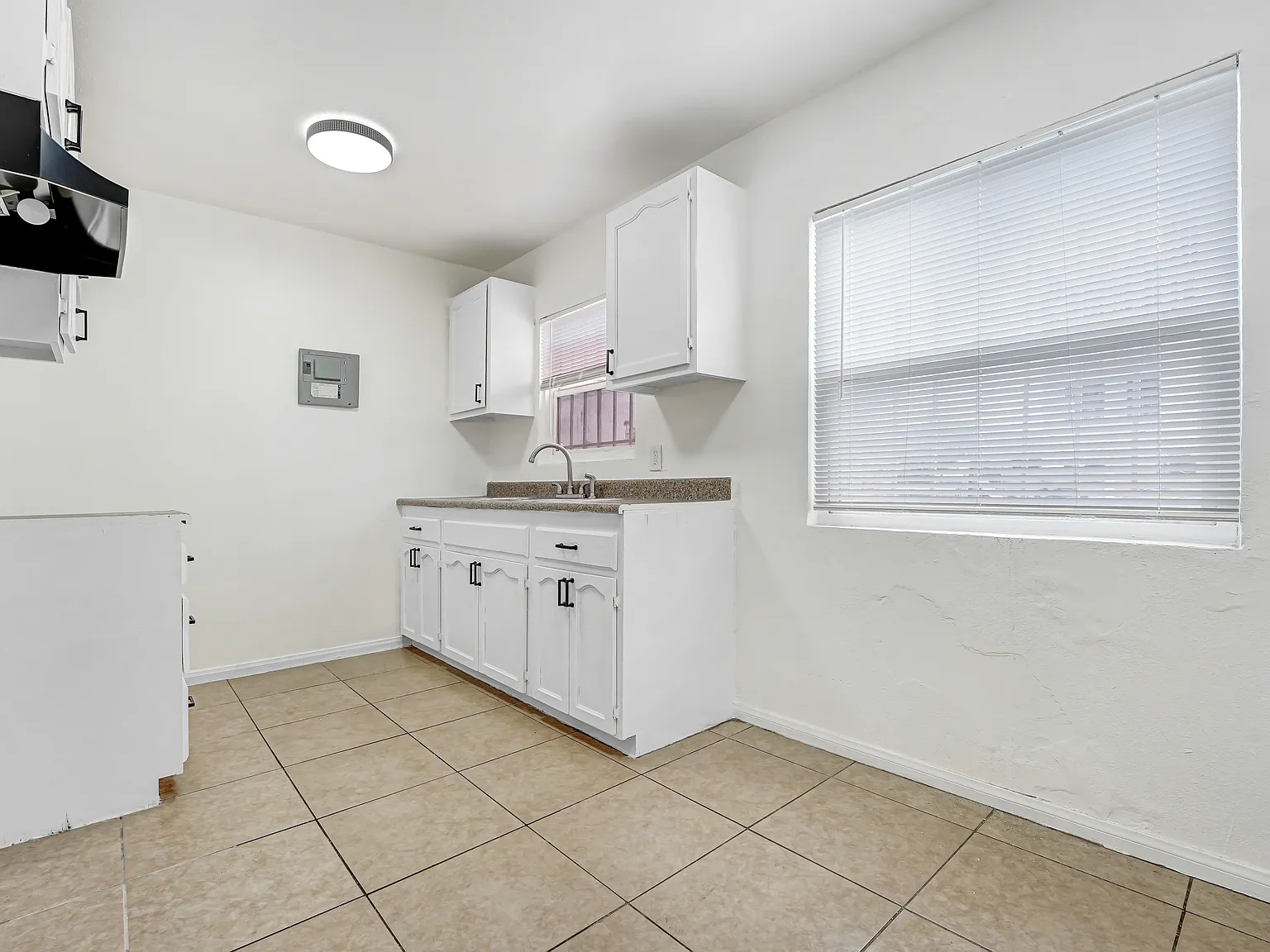 1 bed, 560 sqft, $1,550 — Photo 4